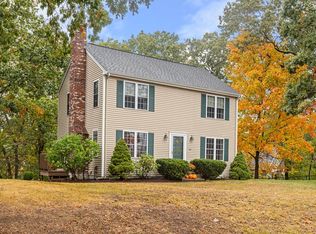 95 Walnut Rd, Wrentham, MA 02093