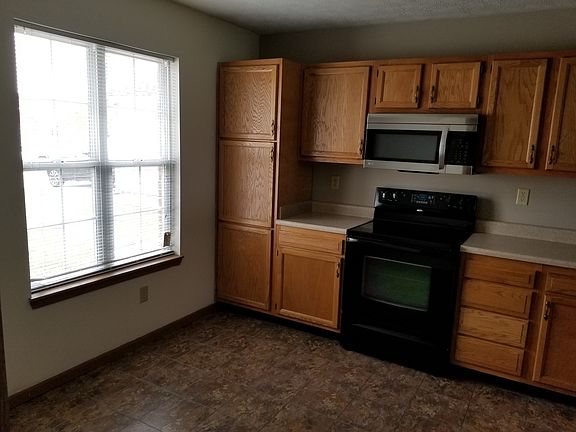 5th image of 2334 Hopkins Dr