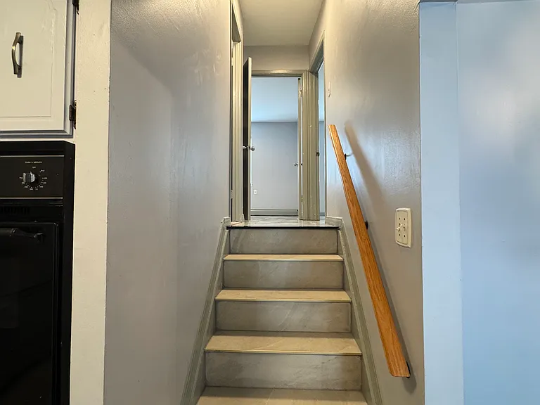 71-73 Dahlgren Pl #2 — Photo 5
