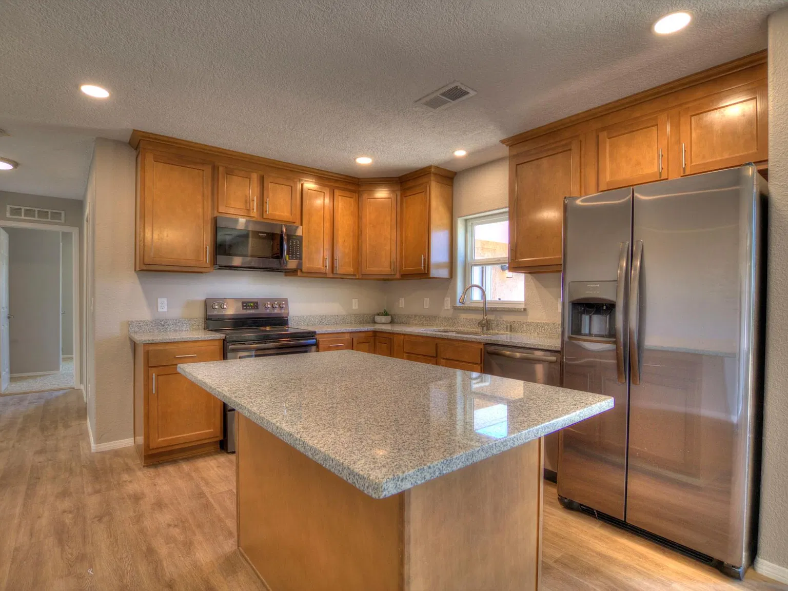 5 bed, 2013 sqft, $2,600 — Photo 1