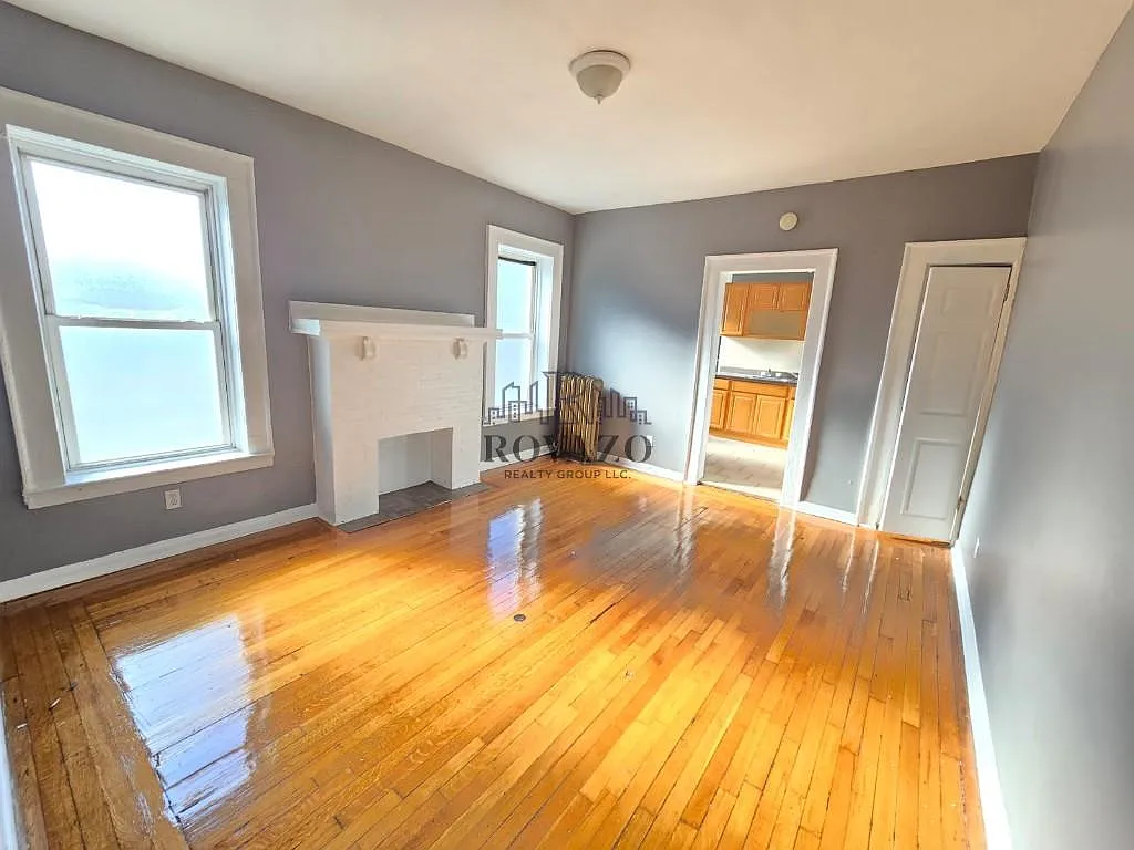 Building Photo - 322 Park Ave #7