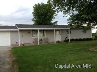 1306 Rutherford Rd, Winchester, IL 62694