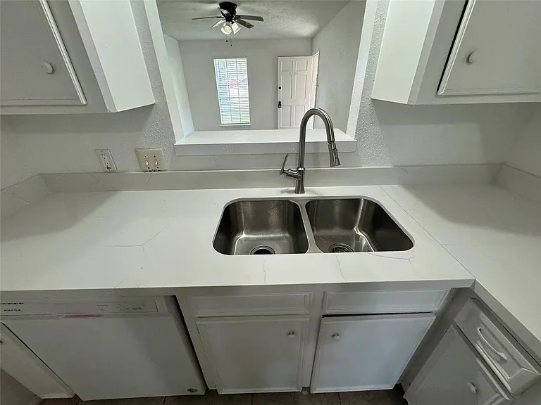 9330 Tooley Dr — Photo 18
