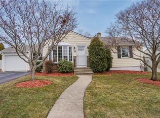 19 Salem Ave, Cranston, RI 02920