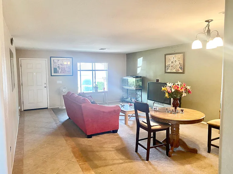 1254 W Pinkley Ave — Photo 4