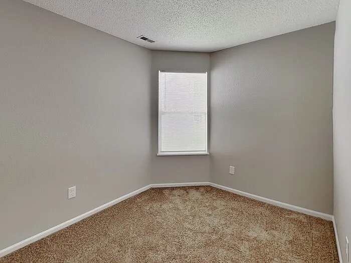 4440 Riverbrook Ln — Photo 12