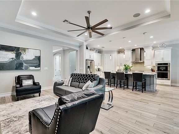 3rd image of 3083 Mandalay Pl
