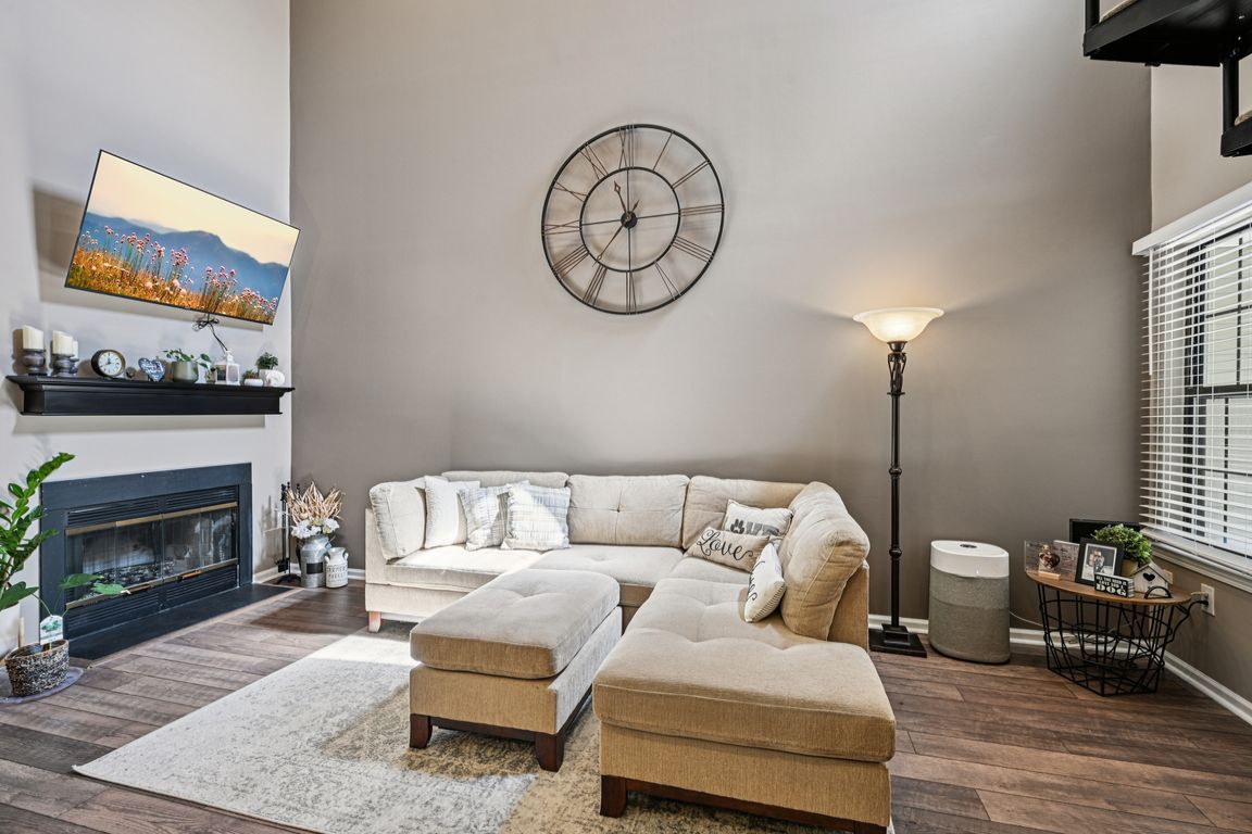 Bridgewater Dr-S1309-008.jpg