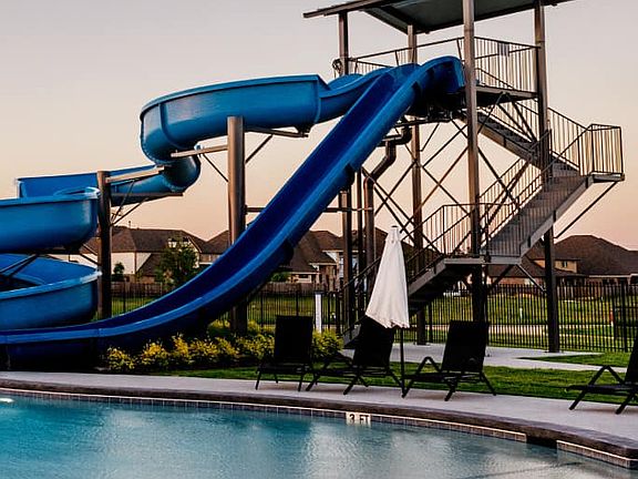 Lakes at Creekside Pool