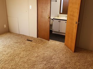 912 N 5th St, Farmington, NM 87413