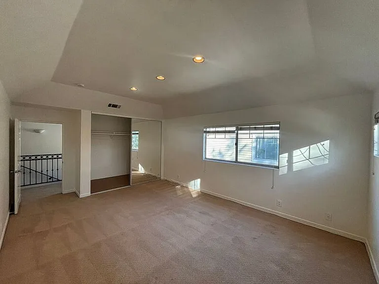 525 Orange Grove Pl — Photo 18
