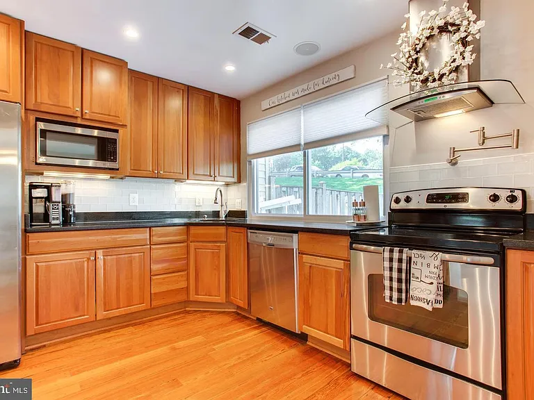 5407 Helm Ct — Photo 12