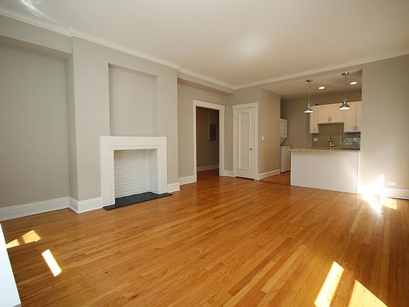 4th image of 323 W Fullerton Pkwy #38