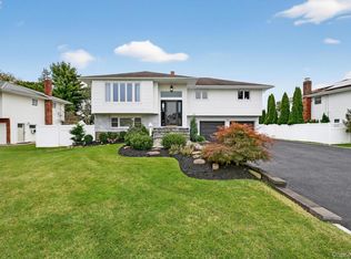 12 Farmstead Rd, Commack, NY 11725