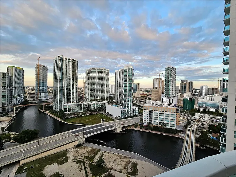 361 S Miami Ave — Photo 48