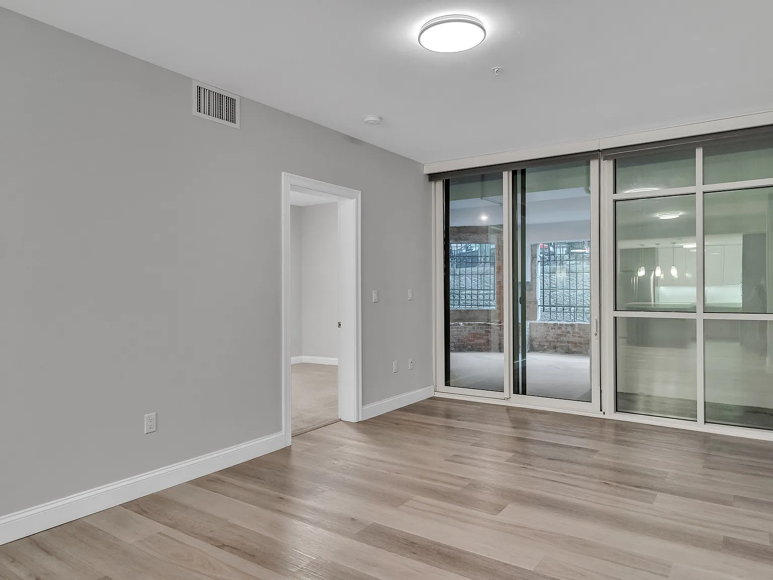 3 bed, 2.5 bath, 1894 sqft, $5,750 — Photo 3