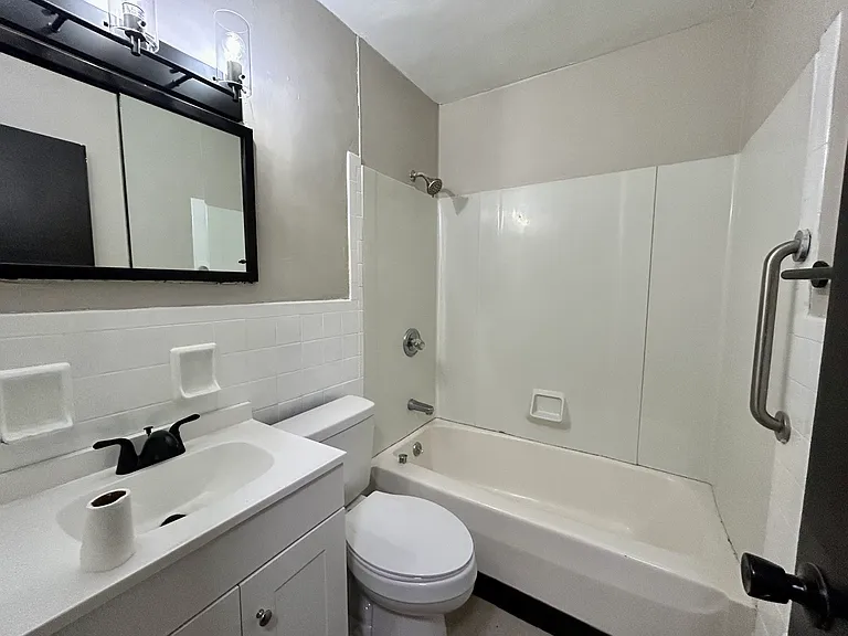 4104 Burton Ave — Photo 7