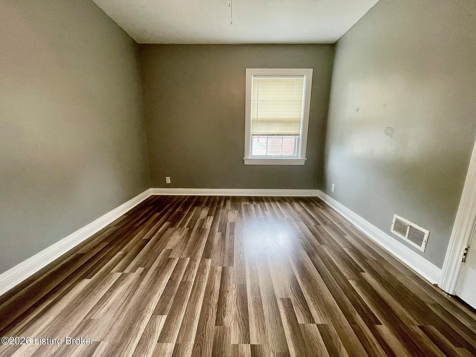 1 bed, 1.0 bath, 650 sqft, $895 — Photo 4