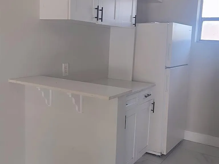 616 NW 5th Ave #2 — Photo 6