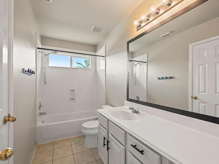 12202 Mardi Gras Dr — Photo 29