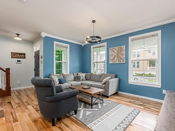 3rd image of 271 N 21st St