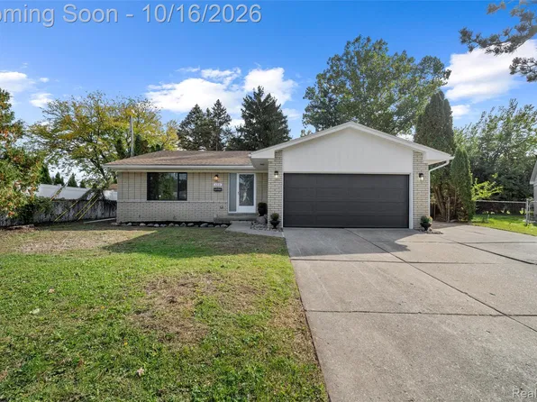 6315 Canterbury Ct, Westland, MI 48185