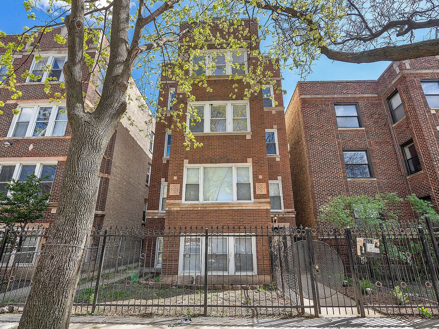 2 bed, $1,600 — Photo 1