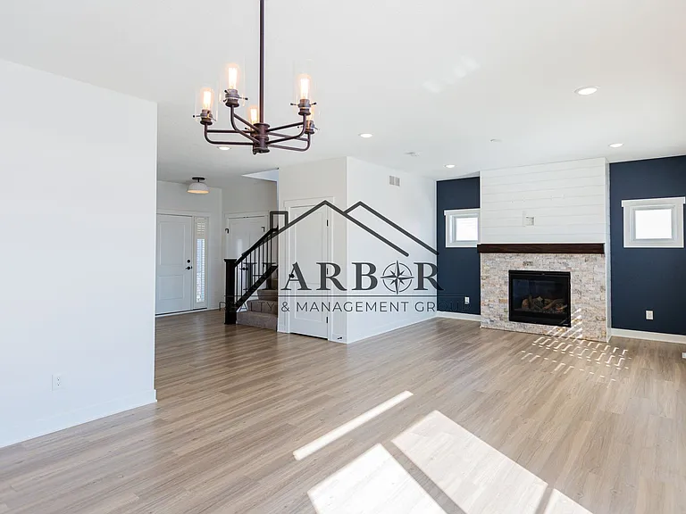 4144 Genevieve Ln NW — Photo 7