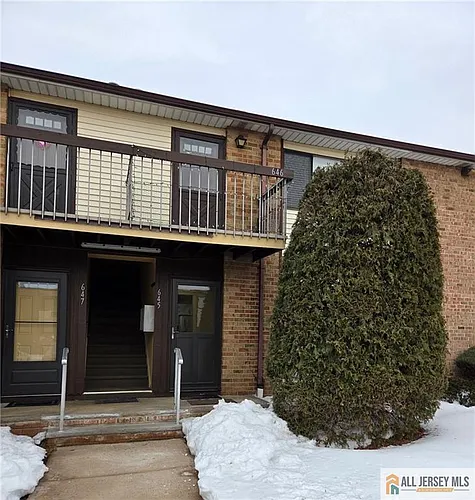 645 Cricket Ln Photo 1