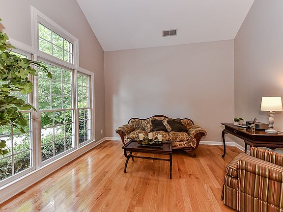 5th image of 5720 Swanston Dr