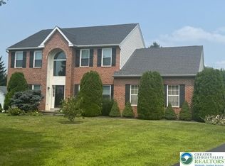 1124 Longwood Dr, Quakertown, PA 18951