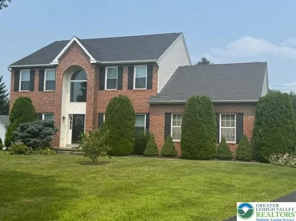 1124 Longwood Dr, Quakertown, PA 18951