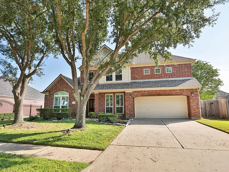 8410 Brighton Lake Ln — Photo 2