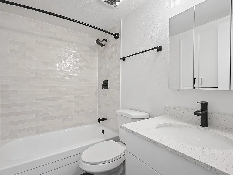 Marion Street Apartments — Photo 26