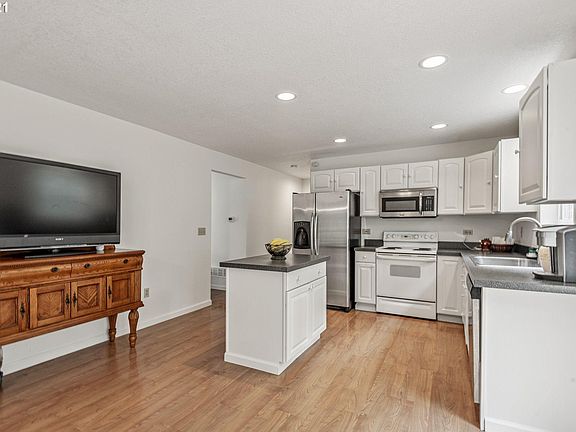 4th image of 2409 W Lynnwood Dr