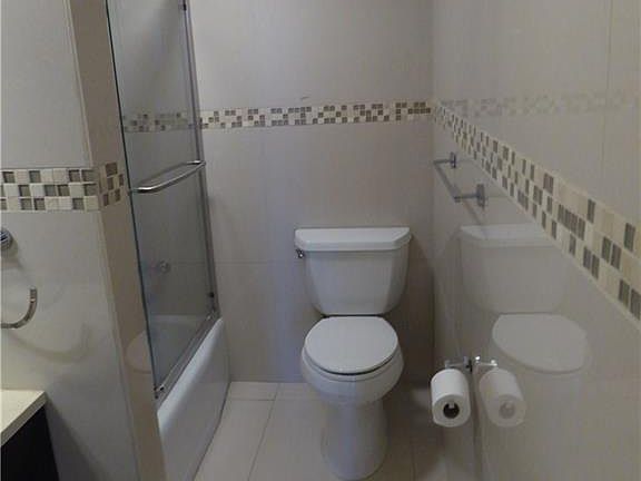 5th image of 1800 N Stanton St APT 406A