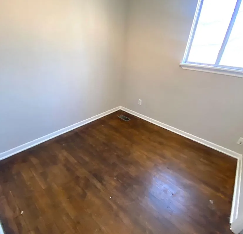 3 bed, 1.5 bath, 1744 sqft, $1,800 — Photo 4
