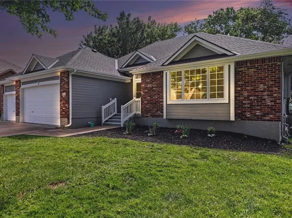 414 Eagle Glen Dr, Raymore, MO 64083