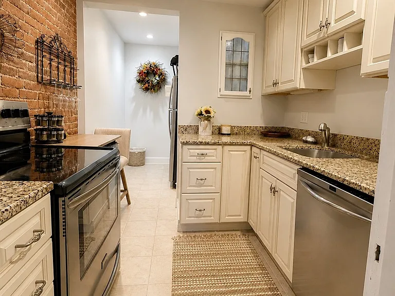 177 Commonwealth Ave #8 — Photo 5