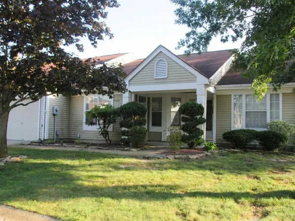 1098B Canterbury Dr, Manchester, NJ 08759