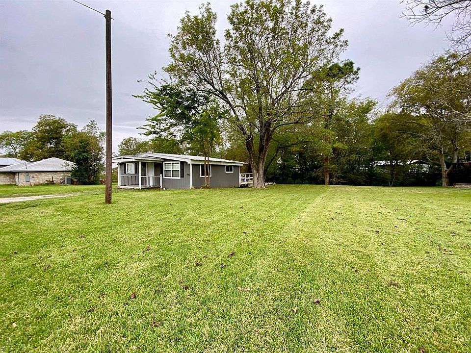 1st image of 203 Coveview Dr
