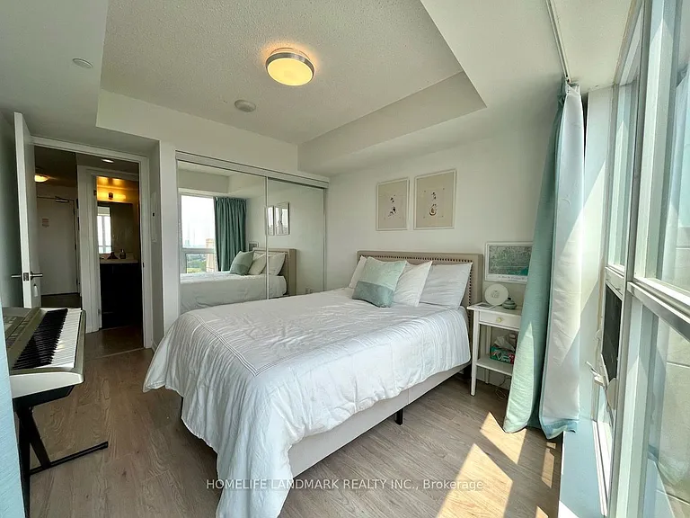 800 Lawrence Ave W #915 — Photo 9
