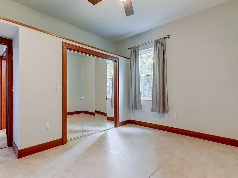 115 N Gomez Ave — Photo 5