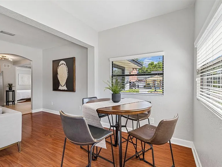 3901 N Ola Ave — Photo 3