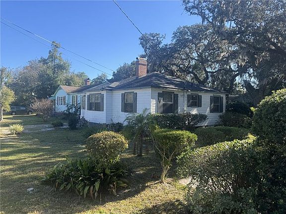 2nd image of 8017 Oakwood St