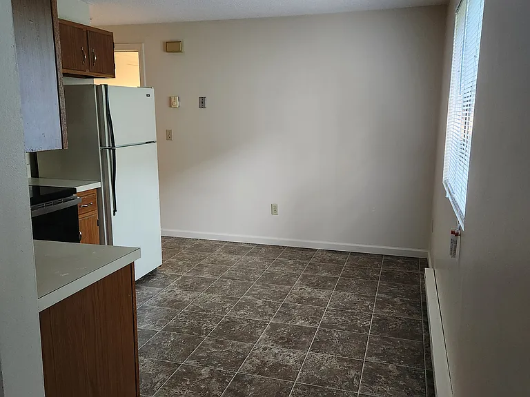 129 Pine St #4 — Photo 6