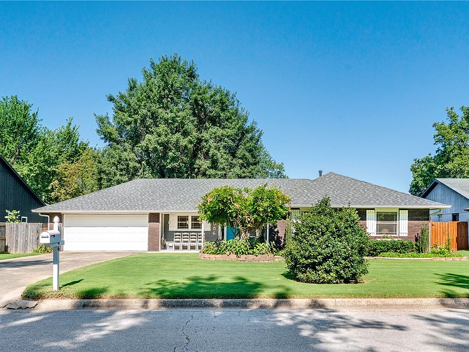 1st image of 1006 N Cardinal Dr