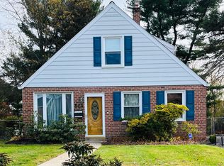 805 Inverness Ln, Philadelphia, PA 19128