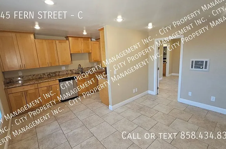 1645 Fern St #C — Photo 7