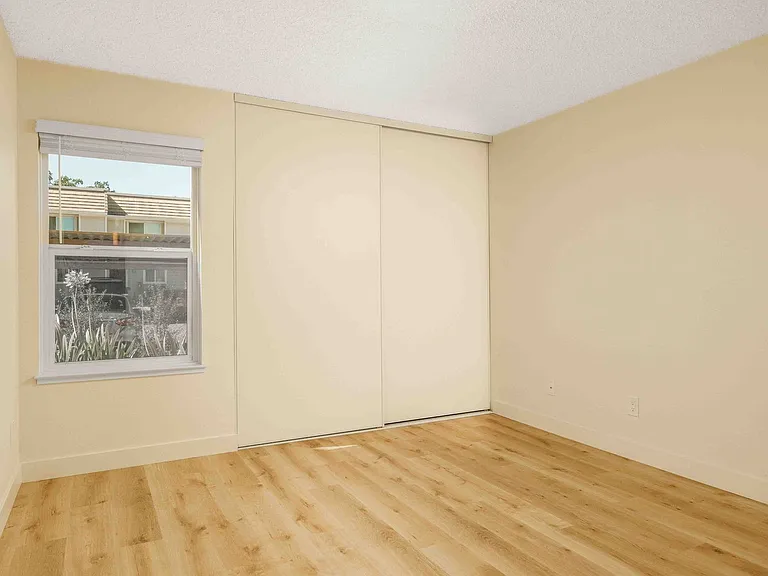 Mission Village Apartments — Photo 29